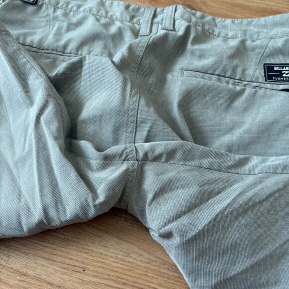 Billabong Submersible Mid Rise Flat Front Hybrid Shorts Tan Heathered Men’s Size - Picture 6 of 9